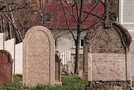 Az örök nyugalom kertjei – Szél utcai izraelita temető emlékpark – séta