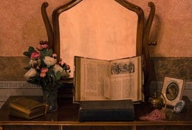 Beszédes virágok - Az Almásy-kastély kincsei