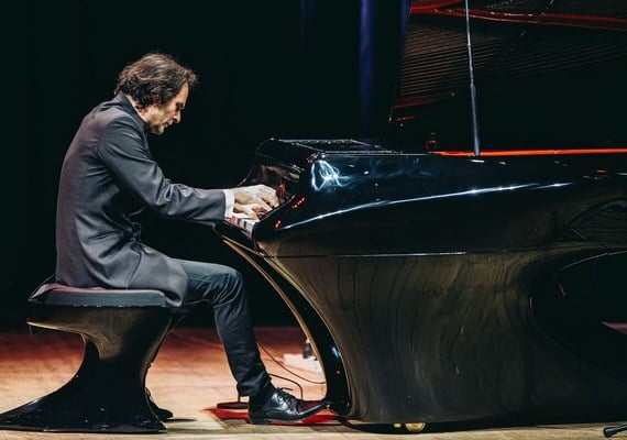 BOGÁNYI GERGELY SZÓLÓESTJE