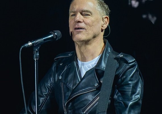 Bryan Adams – Roll With The Punches