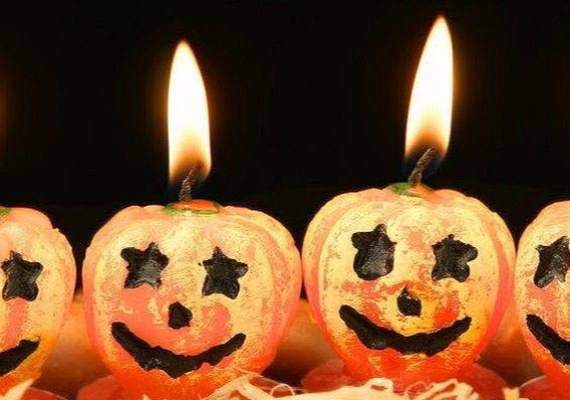 Halloweeni gyertyaöntő workshop a Kis szigetben