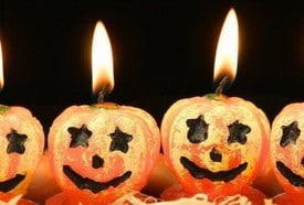 Halloweeni gyertyaöntő workshop a Kis szigetben
