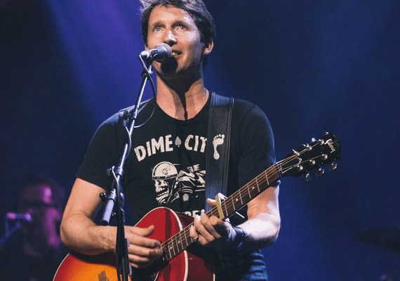 James Blunt – Airplane Mode Tour