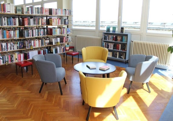 Könyvjelzők szabadlábon