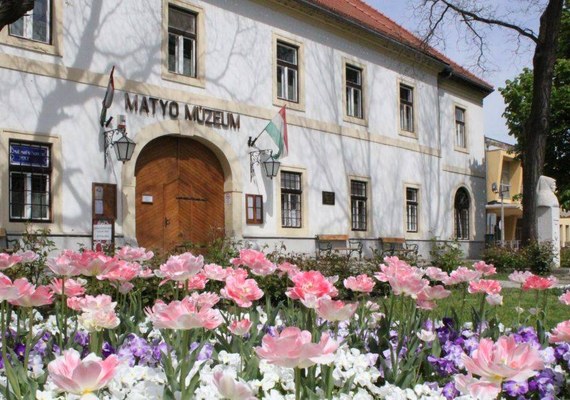 Raktárak lakói – válogatás a Matyó Múzeum gyűjteményének új szerzeményeiből (időszaki kiállítás)