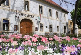 Raktárak lakói – válogatás a Matyó Múzeum gyűjteményének új szerzeményeiből (időszaki kiállítás)