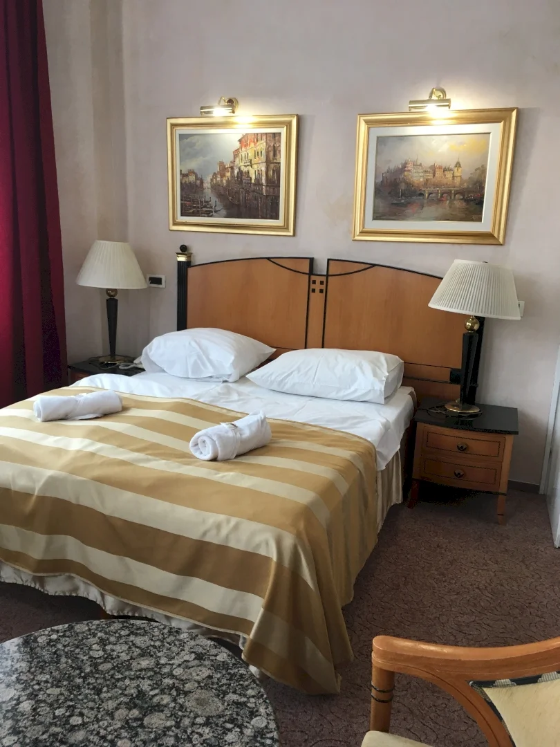 Hotel Central – 2. kép