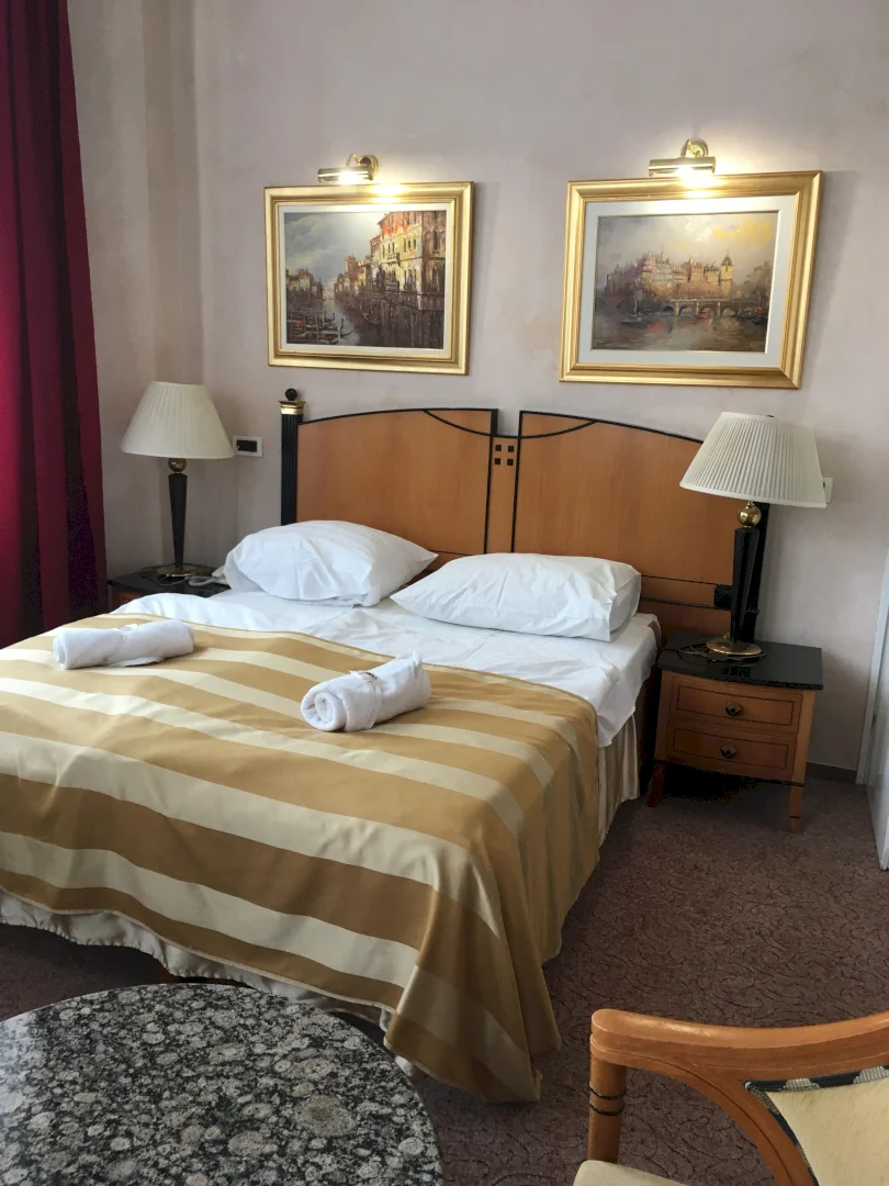 Hotel Central – 8. kép