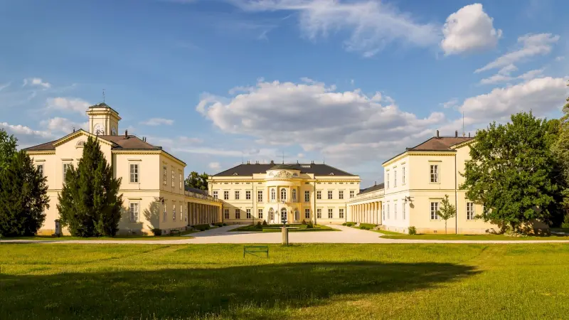 Károlyi-Kastély Hotel & Restaurant