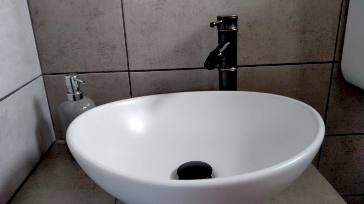 Tetőtéri kétágyas szoba – 6. kép