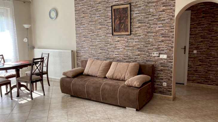 Franciaágyas apartman sarokkádas fürdőszobával 4 főre – 2. kép