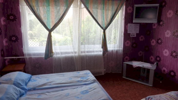 5 fős fürdőszobás szoba,alsó szint. – 6. kép