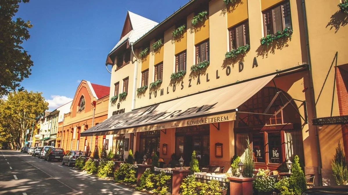 Komló Hotel