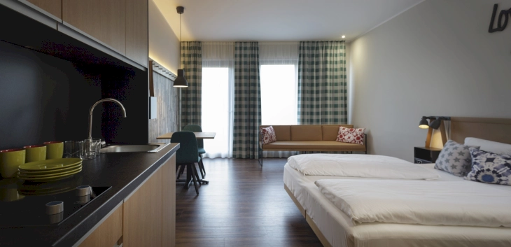 Grand Apart – 1. kép