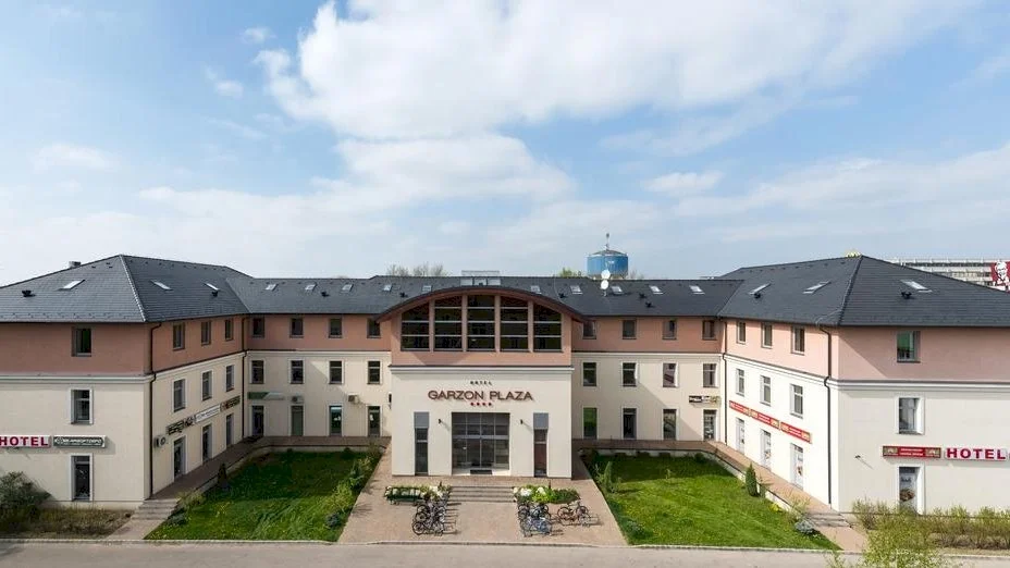 Hotel Garzon Plaza