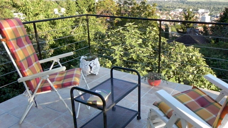 Apartman terasszal – 4. kép