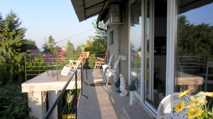 Apartman terasszal – 3. kép