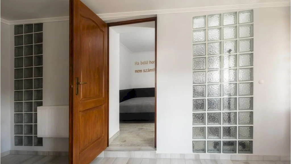 Róma apartmanház – 3. kép
