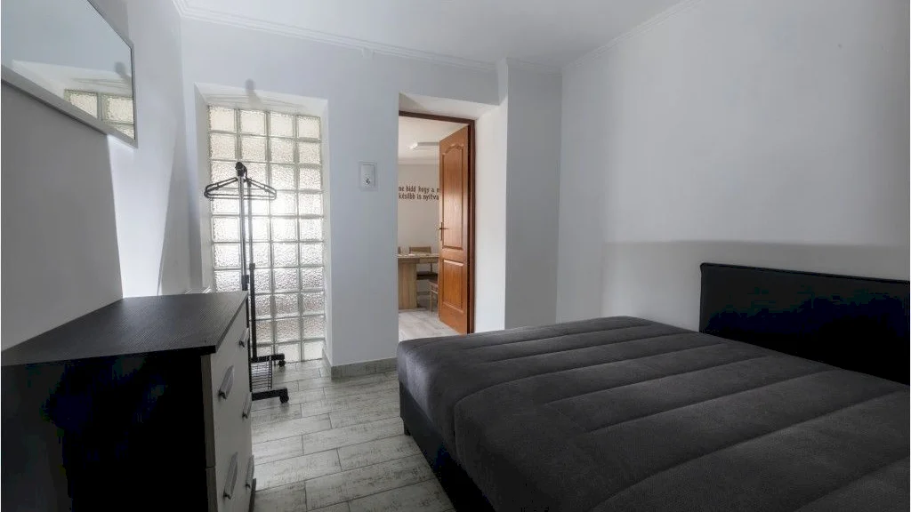 Róma apartmanház – 9. kép