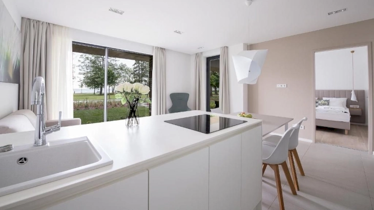 Deluxe Apartman kerttel és szaunával, tóra néző kilátással – 6. kép