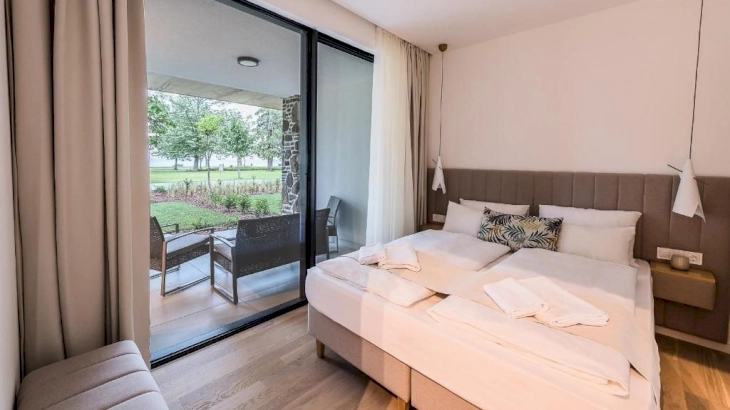 Deluxe Apartman kerttel és szaunával, tóra néző kilátással – 1. kép