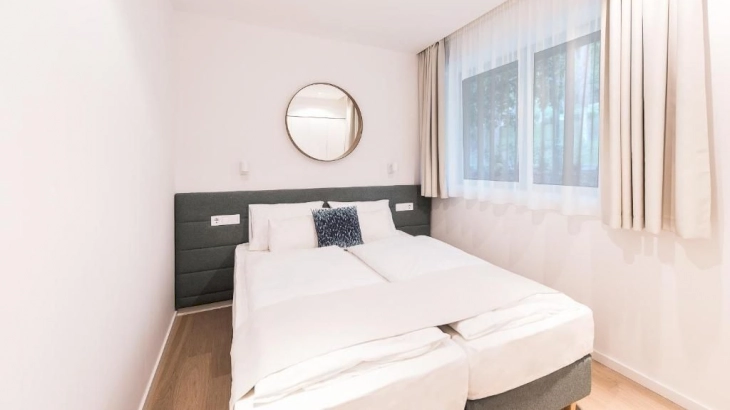 Deluxe Apartman erkéllyel és szaunával, tóra néző kilátással – 4. kép