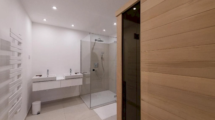 Deluxe Apartman erkéllyel és szaunával, tóra néző kilátással – 7. kép