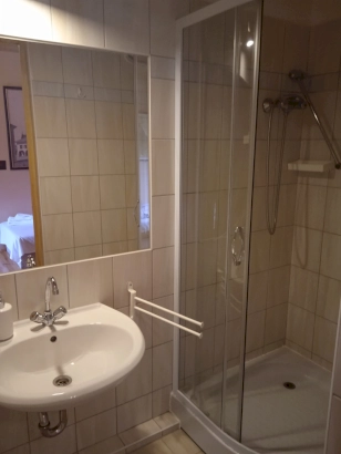 Négyágyas szobapár az Erdély Vadászkastélyban – 2. kép
