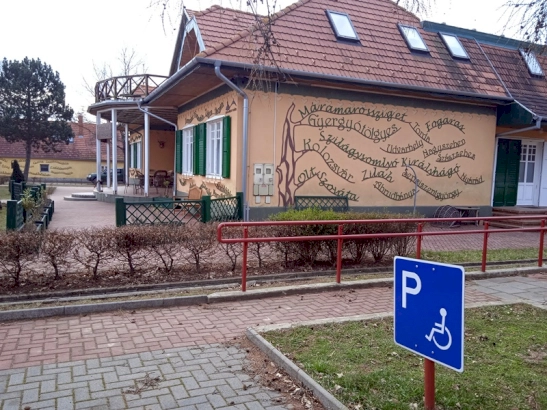 Akadálymentes szoba az Erdély Vadászkastélyban – 3. kép