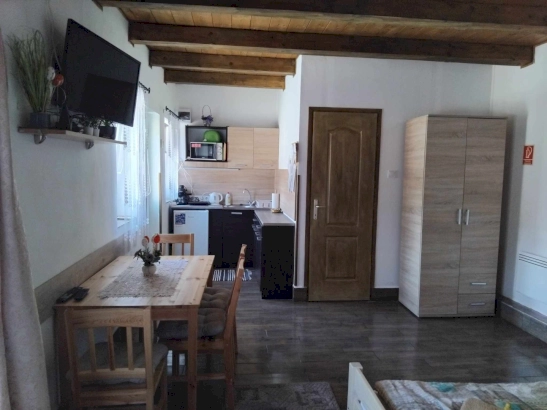 Stúdió 4 + 1 fős apartman külön bejárattal – 2. kép