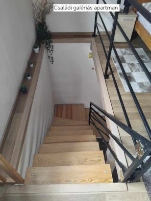 Családi galériás 4 + 1 fős apartman külön bejárattal – 3. kép