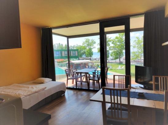 N3 - emeleti négy fős apartman, medencére nyíló kilátással – 5. kép