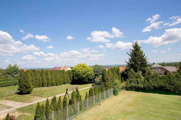 Panorámás, erkélyes emeleti 3 fős apartman 1 hálótérrel – 7. kép