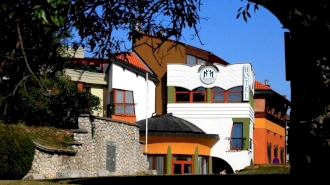 Sándor Hotel