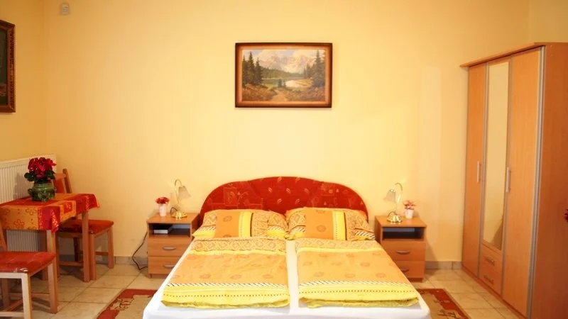 Korona Apartmanház – 13. kép