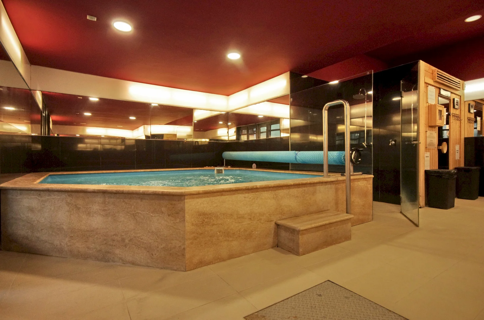 Corvin Hotel & Gyulai Wellness Apartmanok – 2. kép
