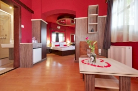 Corvin Hotel & Gyulai Wellness Apartmanok – 4. kép