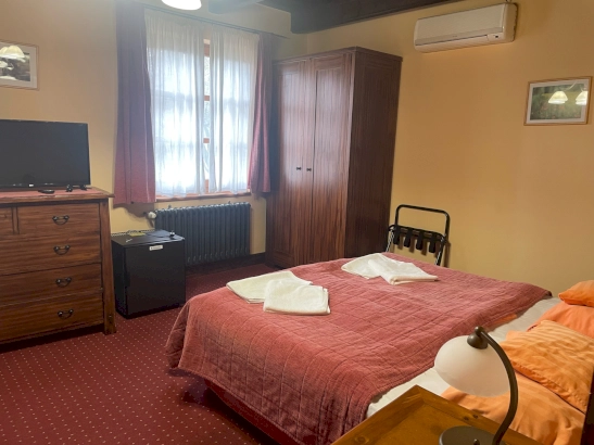 Kétágyas szoba – 3. kép