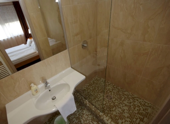 Standard kétágyas szoba – 2. kép