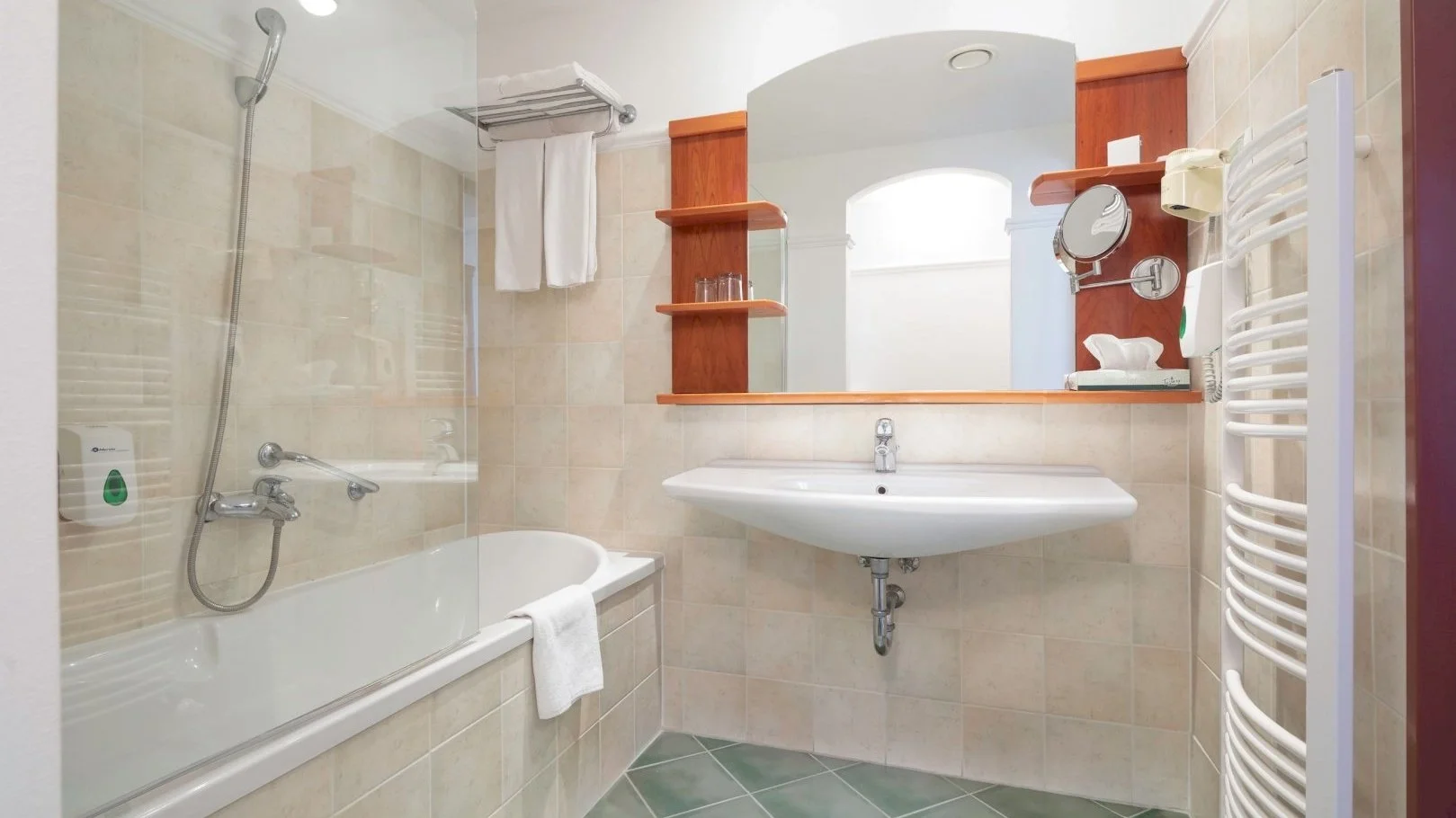 Spa superior PLUS kétágyas szoba – 2. kép
