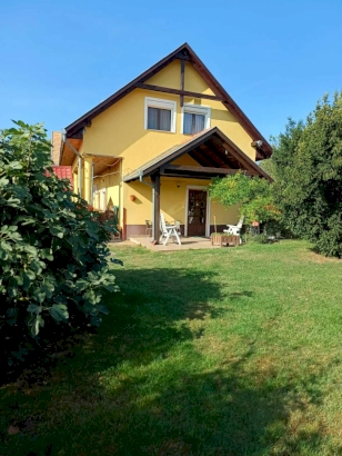 Czanadomb Vendégház és Apartman