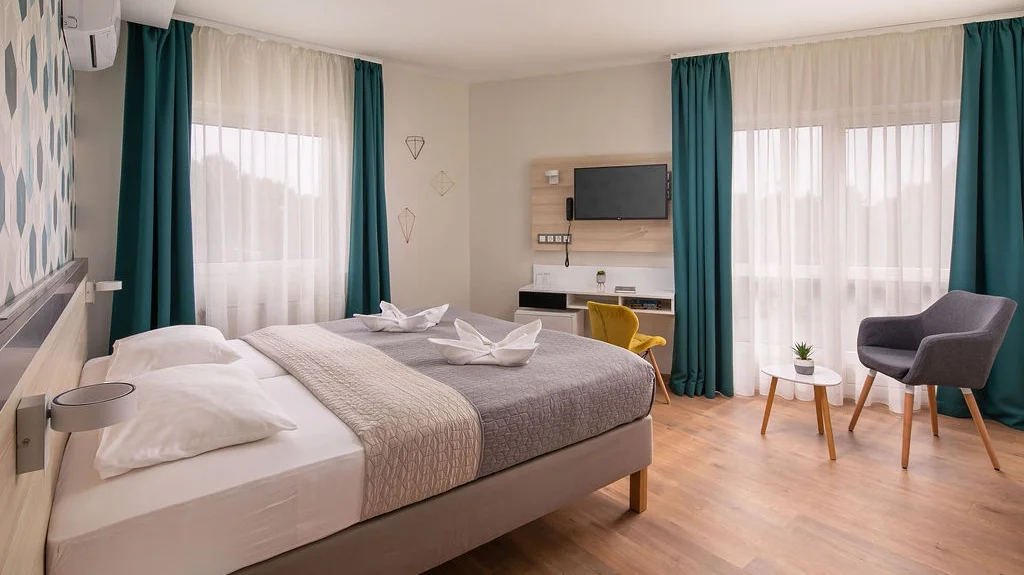 Kristály Hotel