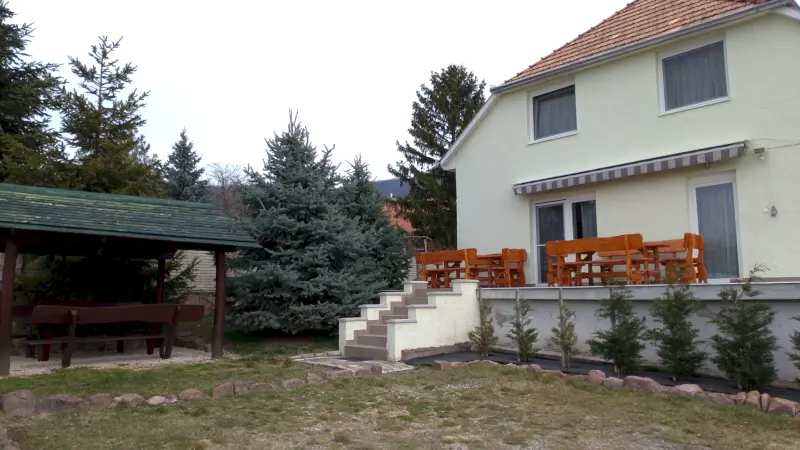 Jakab-Hegy Vendégház