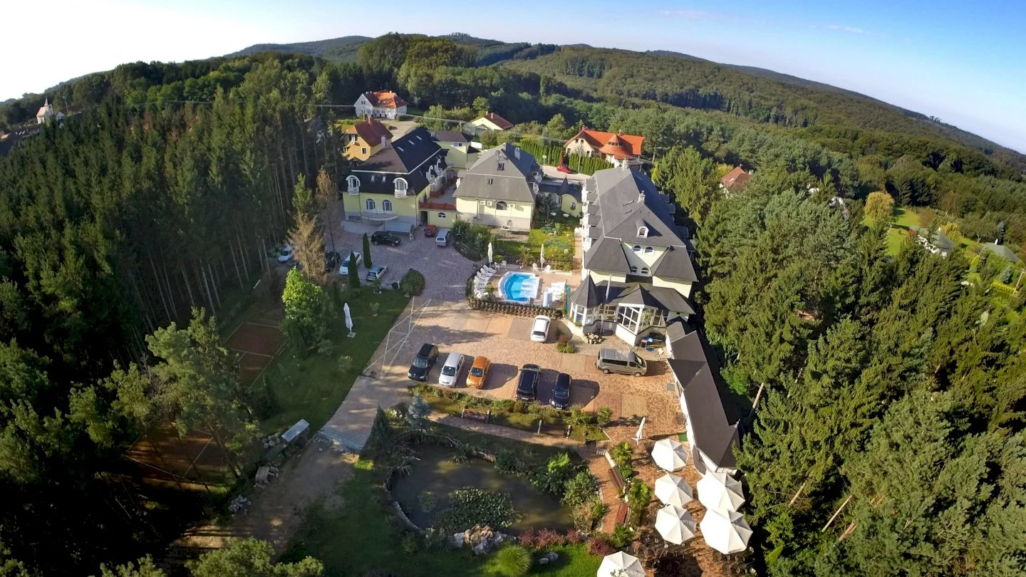 Gosztola Gyöngye-az erdő szállodája – 2. kép