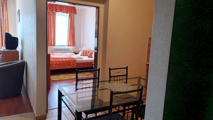 Erkélyes 2 szobás apartman – 7. kép