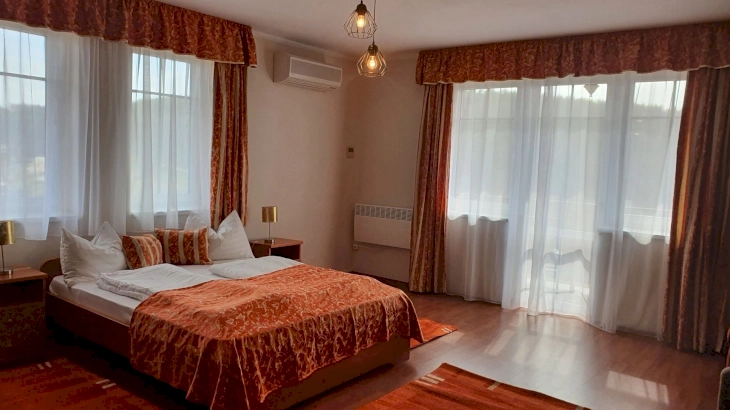 Erkélyes nagy apartman  – 15. kép