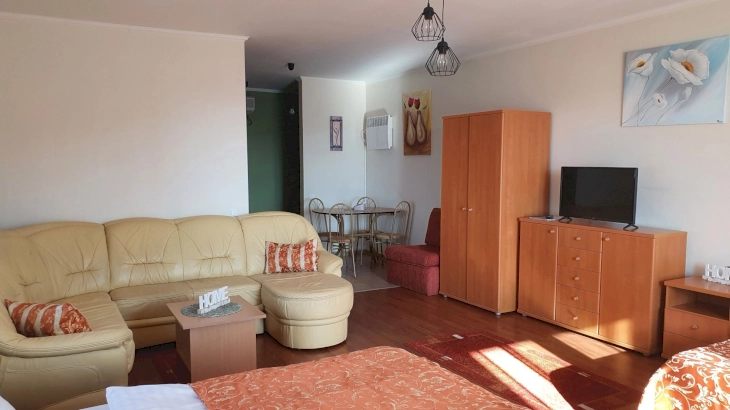 Erkélyes nagy apartman  – 11. kép