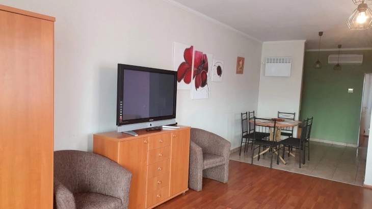 Erkélyes nagy apartman  – 10. kép