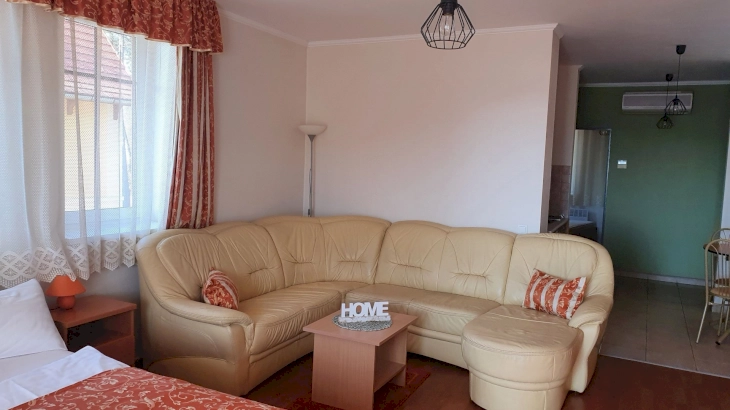 Erkélyes nagy apartman  – 12. kép