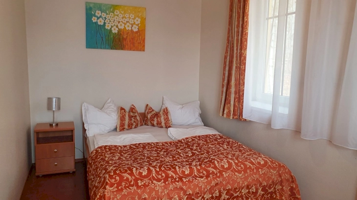 Erkélyes nagy apartman  – 7. kép